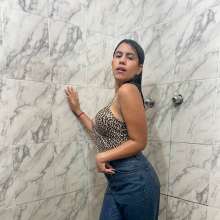 wet.look.me: Wetlook girl in leopard top get wet in shower | Wetlook.biz