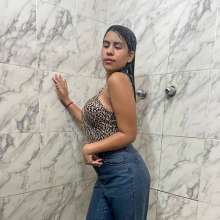 wet.look.me: Wetlook girl in leopard top get wet in shower | Wetlook.biz