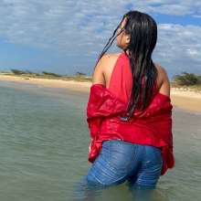 wet.look.me: Wetlook girl at the sunny beach get wet | Wetlook.biz