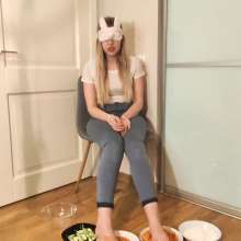 Mia_Mur: I'm Trying to Guess Food by My Toes!
