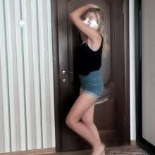 Mia_Mur: I Pie Myself and Dance