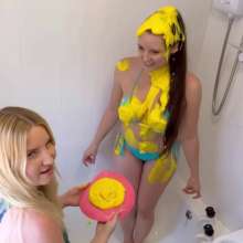 TheGungeZone: Ivy and Essie's Messy Foam Fun