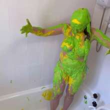 TheGungeZone: Ivy and Essie's Messy Foam Fun
