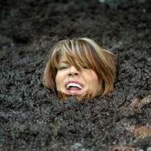 dlodoski: Annabelle, Naked in Quicksand--Photos