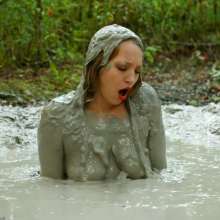 dlodoski: Saraliz, Sinking About You in Deep Clay--Photos