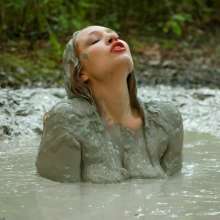 dlodoski: Saraliz, Sinking About You in Deep Clay--Photos