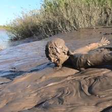 VioletVixen: Naked Mud Washoff and Cunt Tease