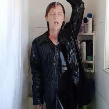Thefetishgirl: PVC Shower Time