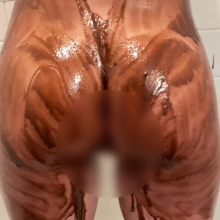 Slimed Models: A Familiar Face Goes Nude for the First Time (Sort Of)