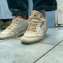 Wet Live Team: Squishy White Reeboks and a Dirty Bathtub ASMR