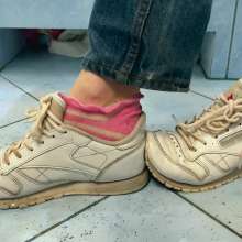 Wet Live Team: Squishy White Reeboks and a Dirty Bathtub ASMR