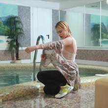 Wet Live Team: Top Model Alice and Her Wet Casual Outfit at the Pool