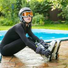 wet.look.me: Wetlook girl in ski suit gets wet in pool | Wetlook.biz