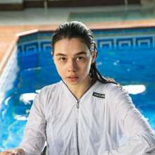 wet.look.me: Wetlook girl in leggings swimming in the pool | Wetlook.biz