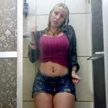 wet.look.me: Wetlook girl gets her clothes wet in the shower | Wetlook.biz