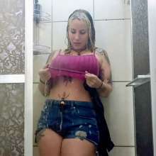 wet.look.me: Wetlook girl gets her clothes wet in the shower | Wetlook.biz