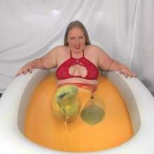 CheekyLuna: CheekyLuna's Red Lingerie Gunge Bath
