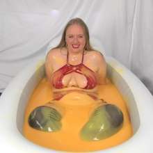 CheekyLuna: CheekyLuna's Red Lingerie Gunge Bath