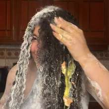 Wam Bagheera Studio: Crazy Moana Destroys Her Hair with 30 Eggs and 2kg of Flour