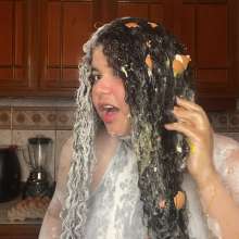 Wam Bagheera Studio: Crazy Moana Destroys Her Hair with 30 Eggs and 2kg of Flour