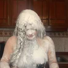 Wam Bagheera Studio: Crazy Moana Destroys Her Hair with 30 Eggs and 2kg of Flour