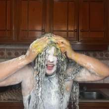 Wam Bagheera Studio: Crazy Moana Destroys Her Hair with 30 Eggs and 2kg of Flour