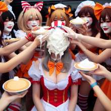Boypiewonder: Cosplay pies!