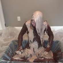 Jayce: Dixie Frosted, Sweet Shampoo+Begs 4 Pie W Hitachi to Cum!