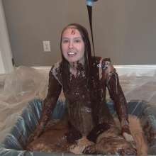 Jayce: Dixie Frosted, Sweet Shampoo+Begs 4 Pie W Hitachi to Cum!
