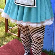 JD and Messy Andi: Alice in Wonderland Dunking!