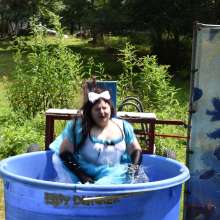 JD and Messy Andi: Alice in Wonderland Dunking!