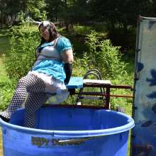 JD and Messy Andi: Alice in Wonderland Dunking!