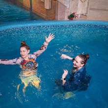 Wet Live Team: Girlfriends Swim and Get Wet Having Fun in the Pool