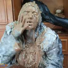 Hikari-Studio-Wam: Hikari Destroys Her Leather Jacket with Chocolate and Cakes