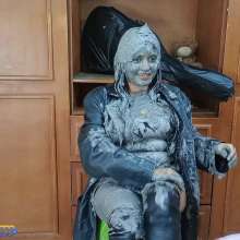 Hikari-Studio-Wam: Hikari Destroys Her Leather Jacket with Chocolate and Cakes