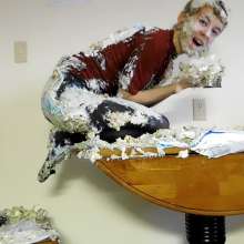 RevSlymsford: Kaydens Dress and Tights Cake and Chocolate Syrup Wank
