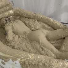 Messygirl: Mud Loving Bella Luxx