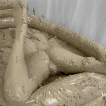 Messygirl: Mud Loving Bella Luxx