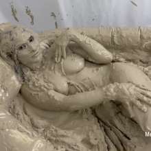 Messygirl: Mud Loving Bella Luxx