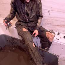 RSSRuinStreetStyle: Tracksuit Girl Cuts and Destroys Kappa Outfit After Enjoying Mud Bath