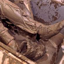 RSSRuinStreetStyle: Tracksuit Girl Cuts and Destroys Kappa Outfit After Enjoying Mud Bath