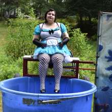 JD and Messy Andi: Alice in Wonderland Dunking!