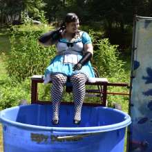 JD and Messy Andi: Alice in Wonderland Dunking!