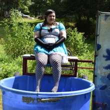 JD and Messy Andi: Alice in Wonderland Dunking!