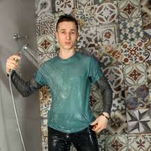 WetlookerUpdates: Wet guys on Wetlooker!