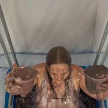 CheekyLuna: CheekyLuna's Cake Sit Gunge Tank Playtime