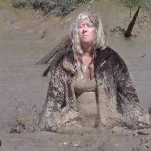 FOXY: Edwie is dressed with fur coat in mud