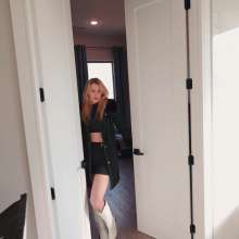 WetlookFashion: Gossip Girl Ariel Takes a Fully-Clothed Bath and a Shower