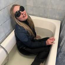 Miss Behave Better: Classic wet tight jeans