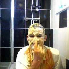 sewersyd: Messy nose press?